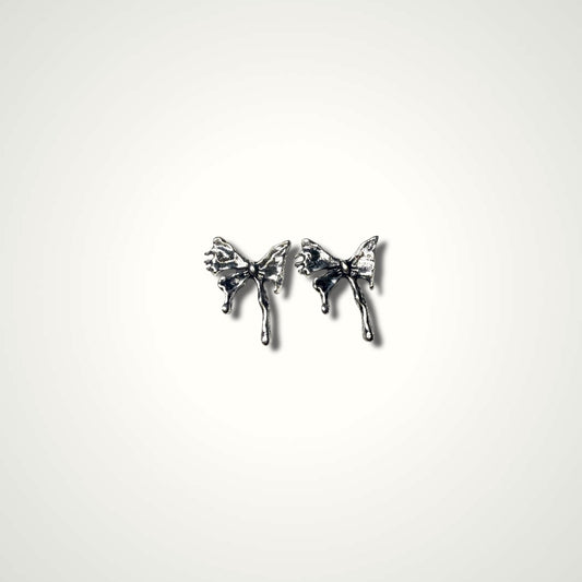 Dripping Wings Charm 015